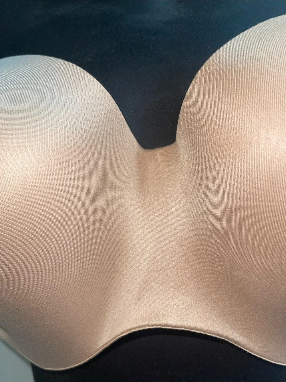 Victoria’s Secret body by Victoria Nude Smooth convertible bra 40C
